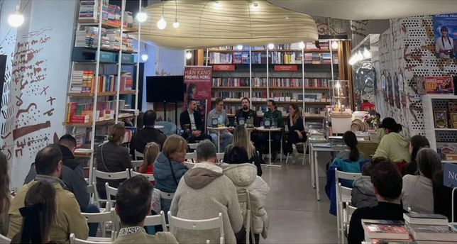 Întâlnire cu publicul într-o librărie, în retrospectiva BKFF 2025