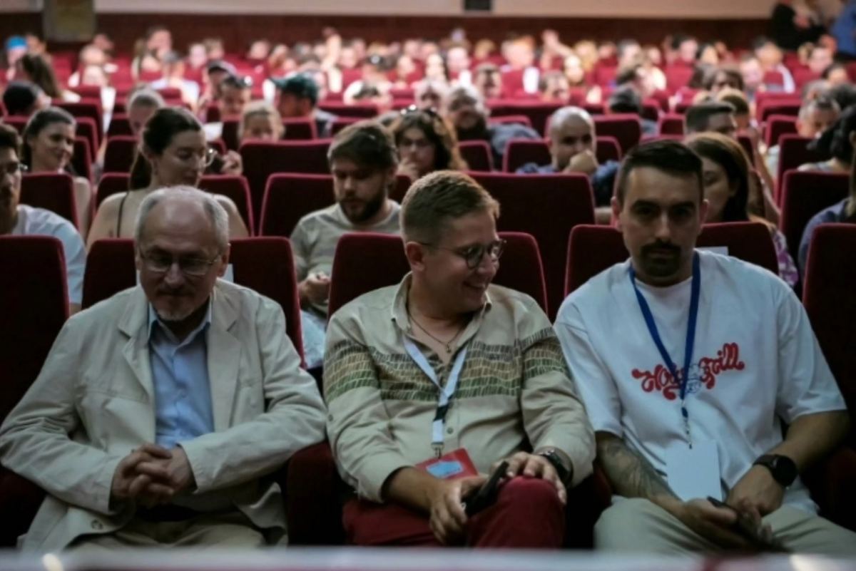 Public în sala Cinema Europa, la o proiecție